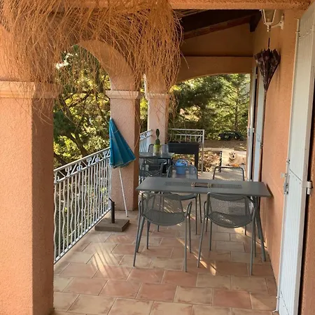 Alloggio in famiglia Chez Cathy Et Loïc, Tendresse Dans Maison Provençale Avec Wc Et Salle De Bain Privés